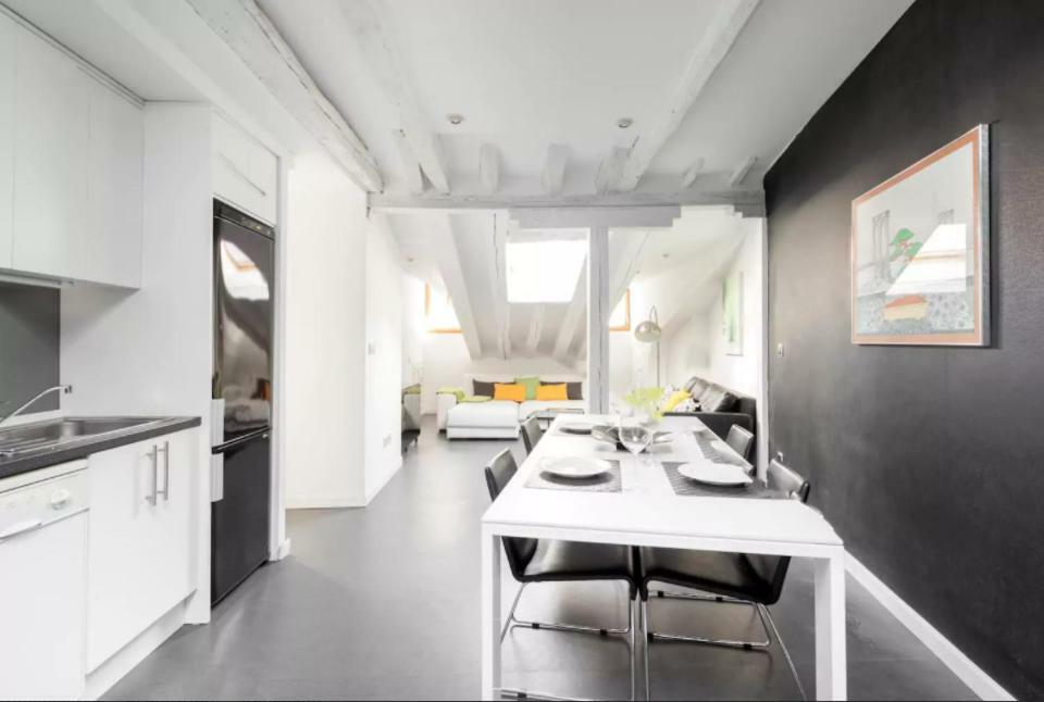 Cute Apartment In The Heart Of マドリード エクステリア 写真
