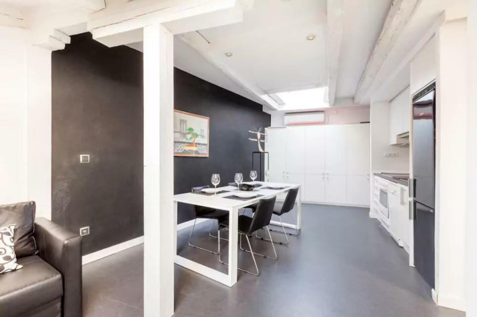 Cute Apartment In The Heart Of マドリード エクステリア 写真